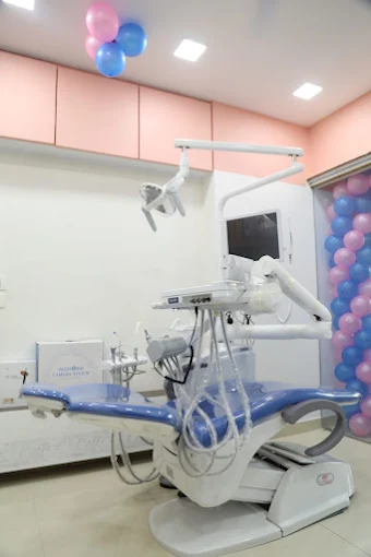 Dr.Saurabh Gandhi. tiny teeth. Dentistry for kids and teens