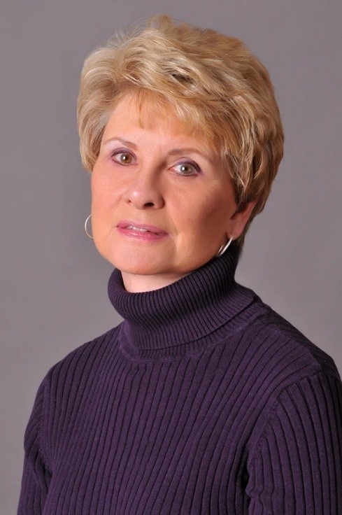 Tricia Poulos Leonard