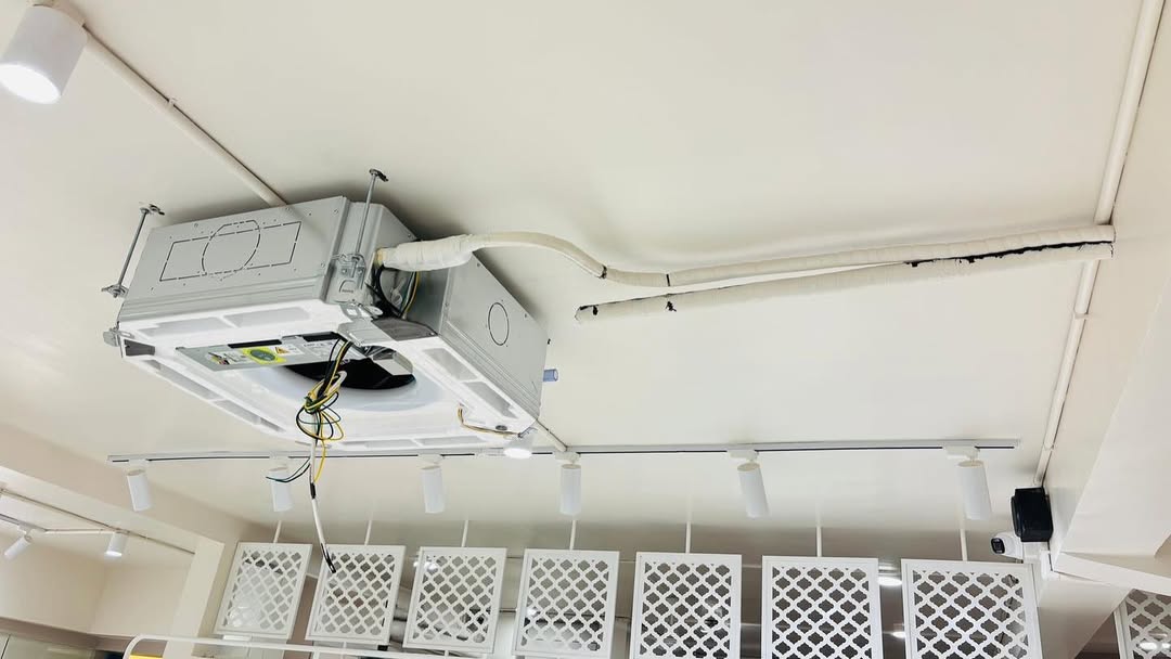 Delhi Ac wala.com - Gallery 1