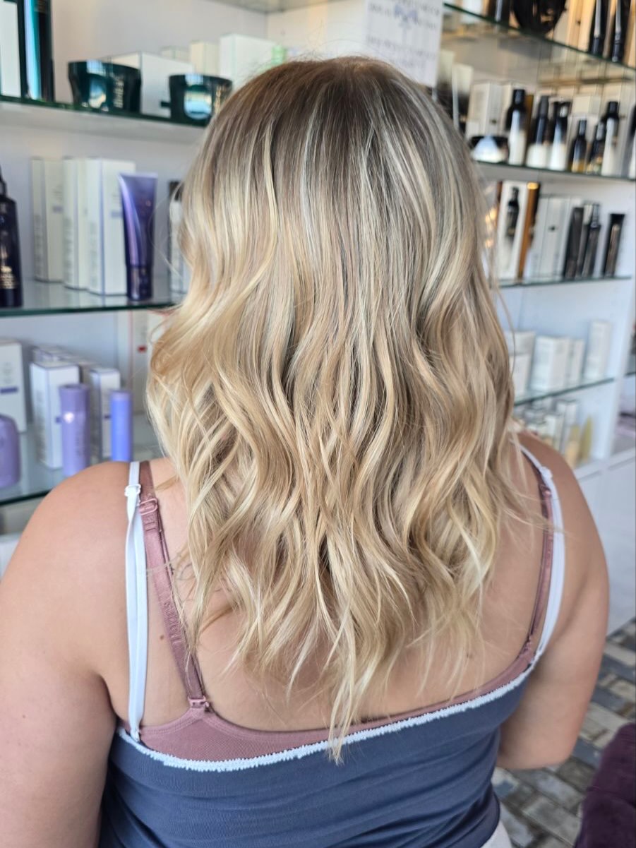 Lucienne Salon - Gallery 1