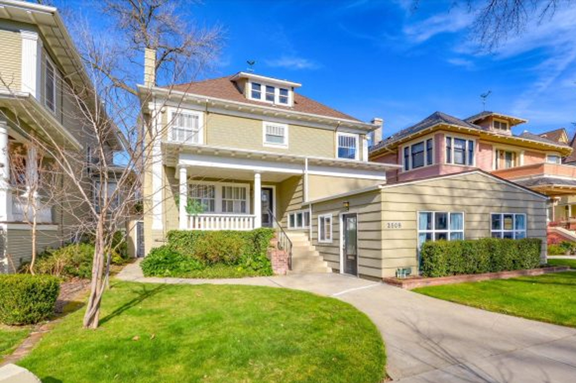Monarch Sober Living Homes | (SLE) Clean & Supportive Living Environment - Gallery 1