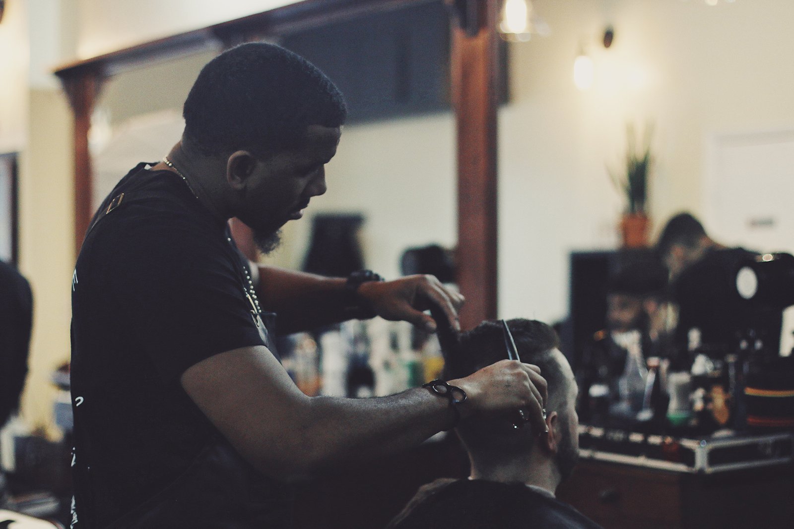 Signature Cuts and Shaves - Gallery 5